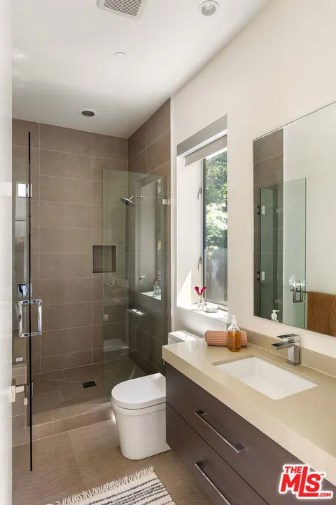 7350 Pacific View Drive, Los Angeles, California 90068 home-pic-21