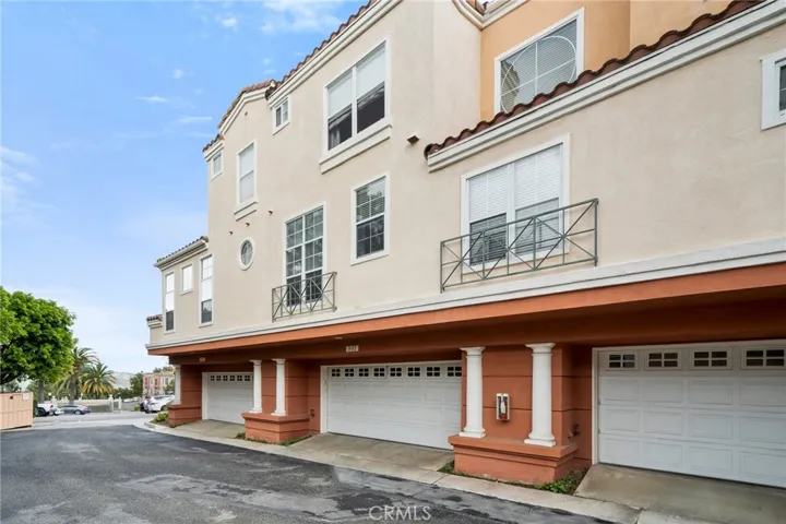 1082 S Rossano Way, Anaheim Hills, California 92808