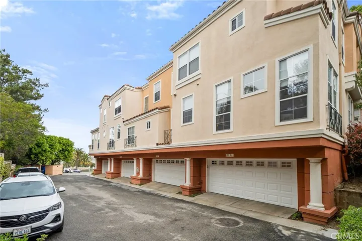 1082 S Rossano Way, Anaheim Hills, California 92808