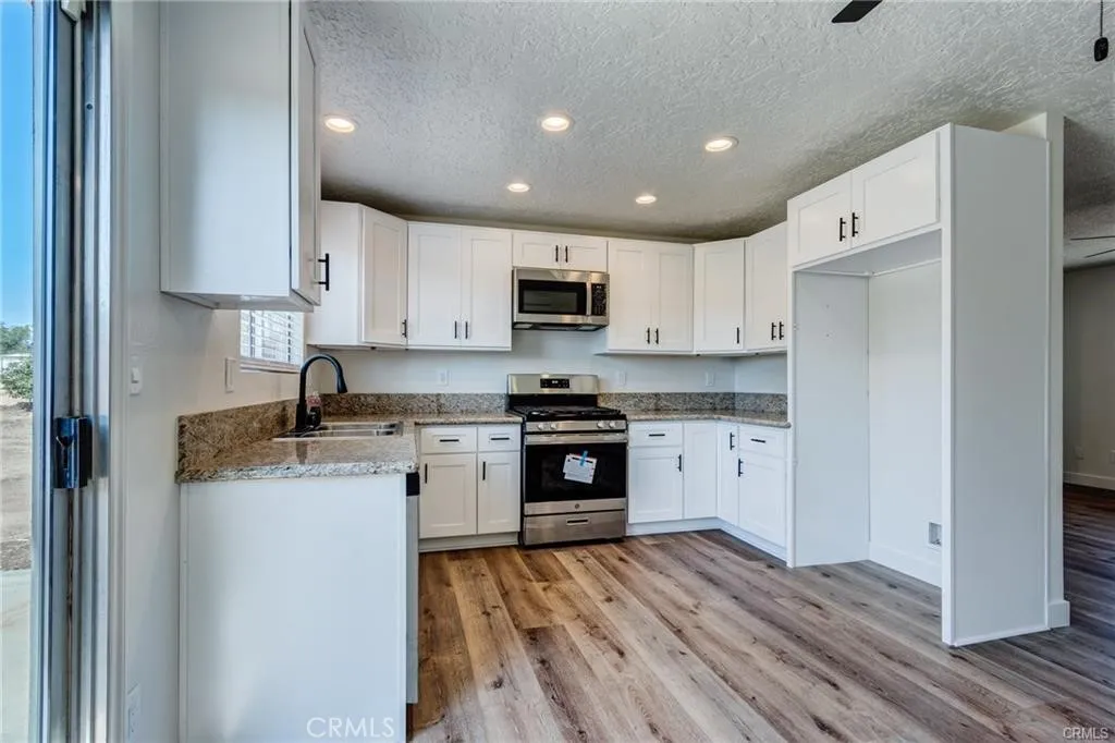 15815 Arbury Street, Hesperia, California 92345 home-pic-24