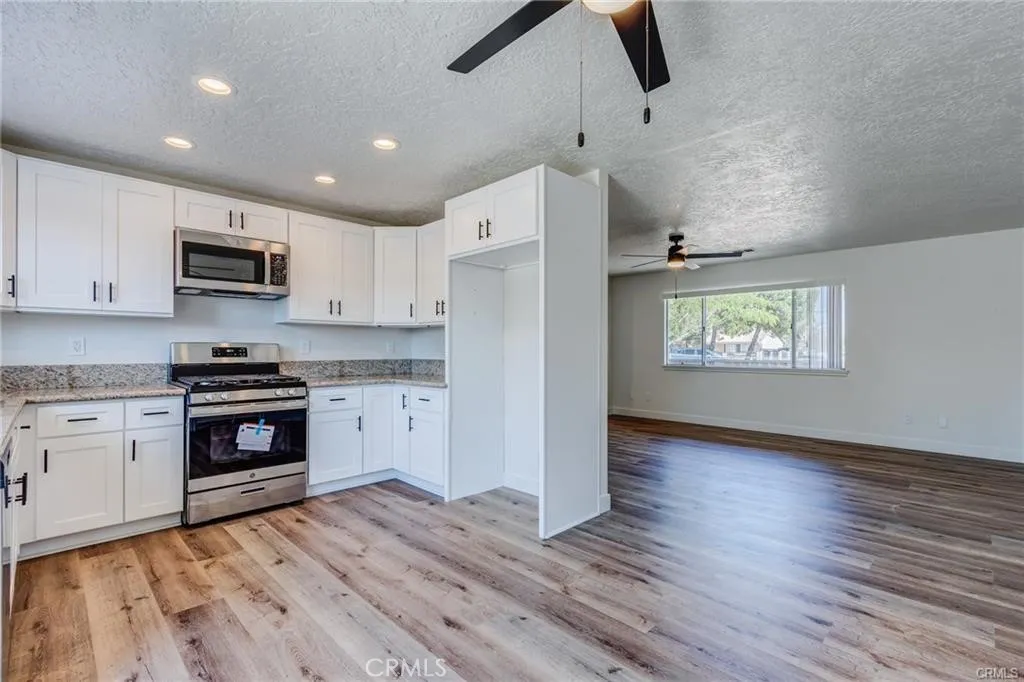 15815 Arbury Street, Hesperia, California 92345 home-pic-19