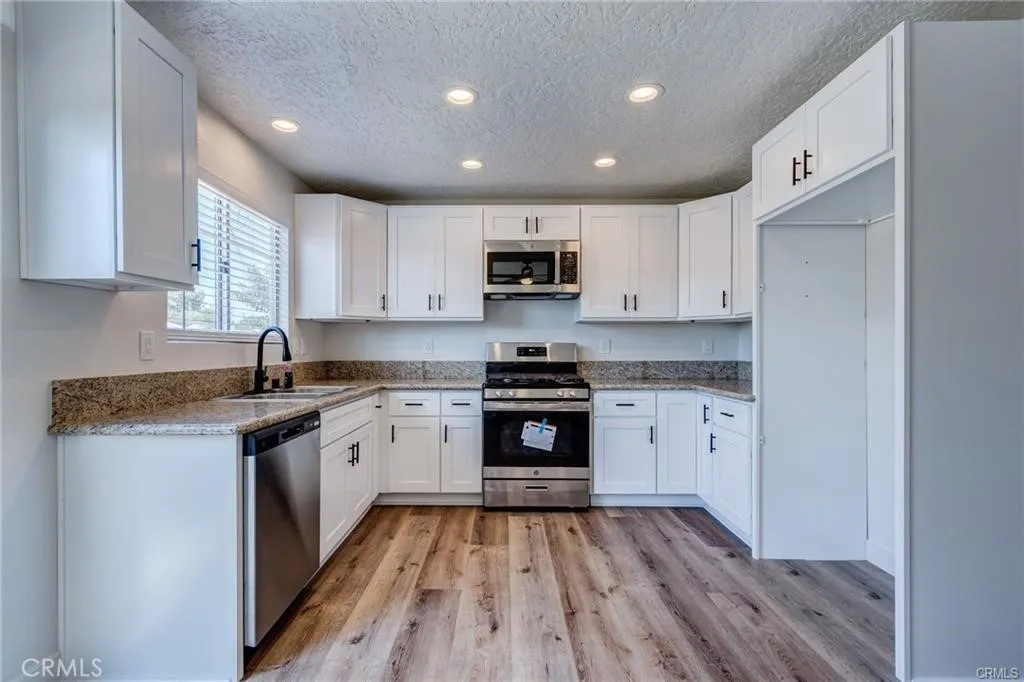 15815 Arbury Street, Hesperia, California 92345 home-pic-18