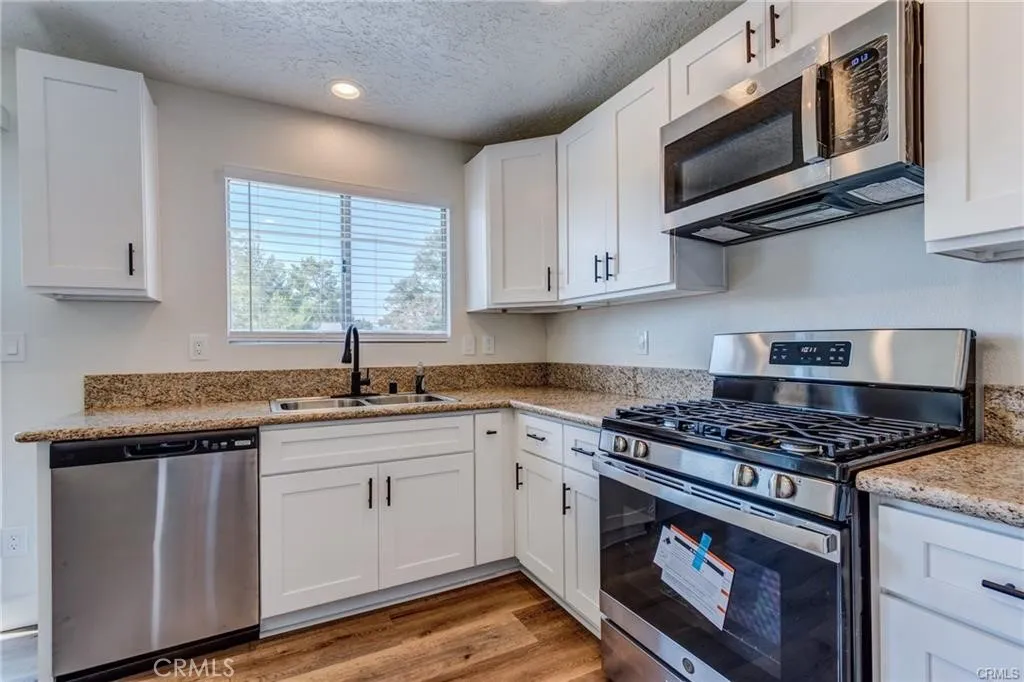 15815 Arbury Street, Hesperia, California 92345 home-pic-20