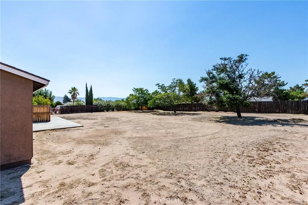 15815 Arbury Street, Hesperia, California 92345 home-pic-44