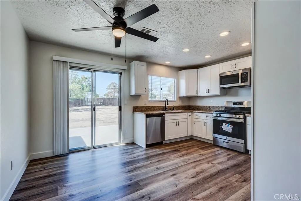 15815 Arbury Street, Hesperia, California 92345 home-pic-17