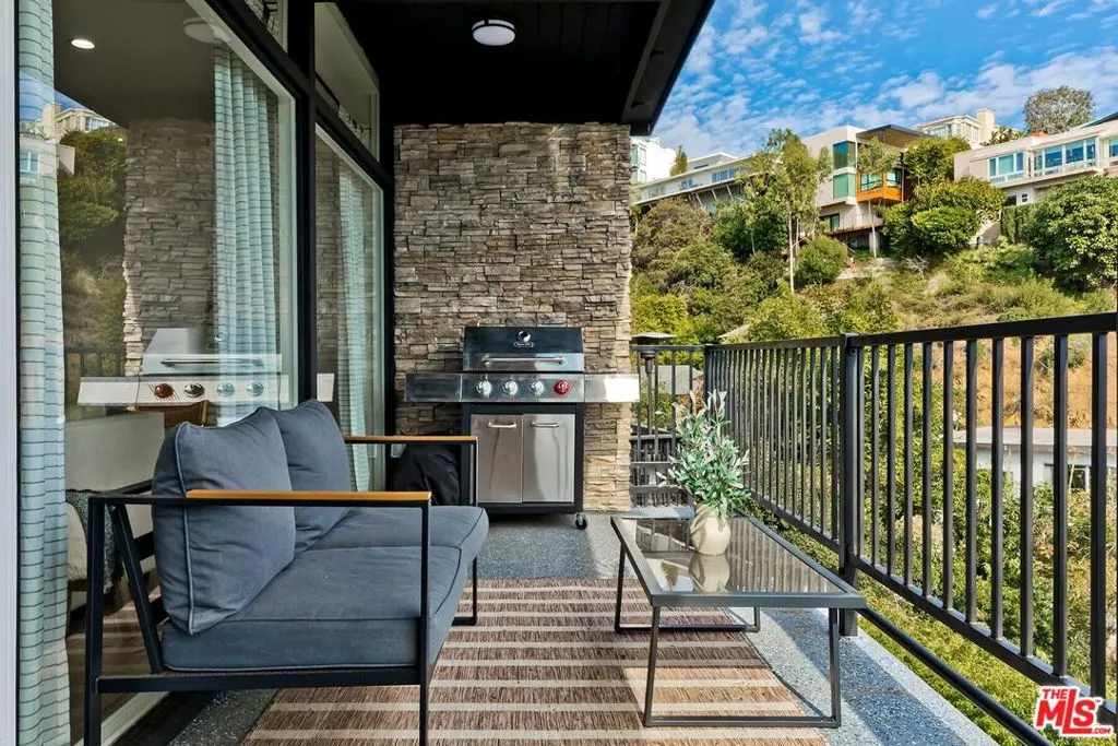 9356 Sierra Mar Drive, Los Angeles, California 90069 home-pic-22