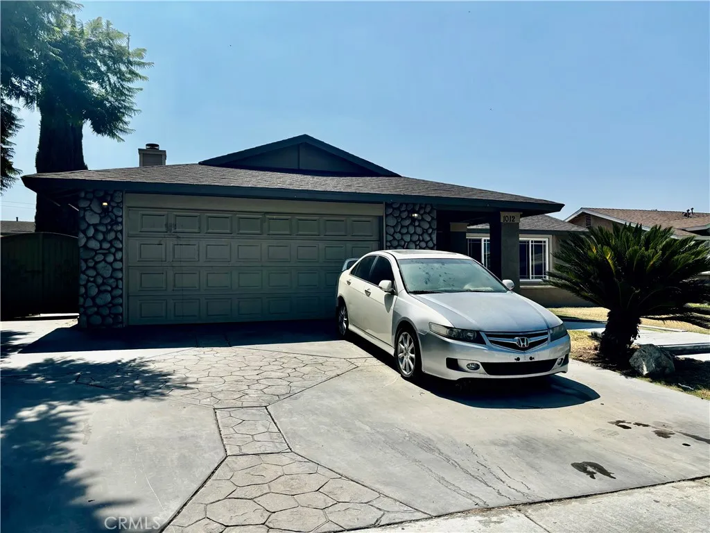 1012 Long Beach Drive, Colton, California 92324 home-pic-3