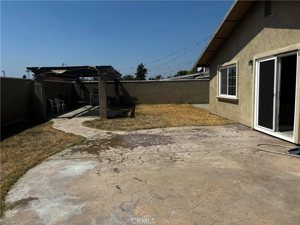 1012 Long Beach Drive, Colton, California 92324 home-pic-2