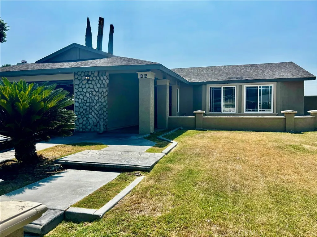 1012 Long Beach Drive, Colton, California 92324 home-pic-1