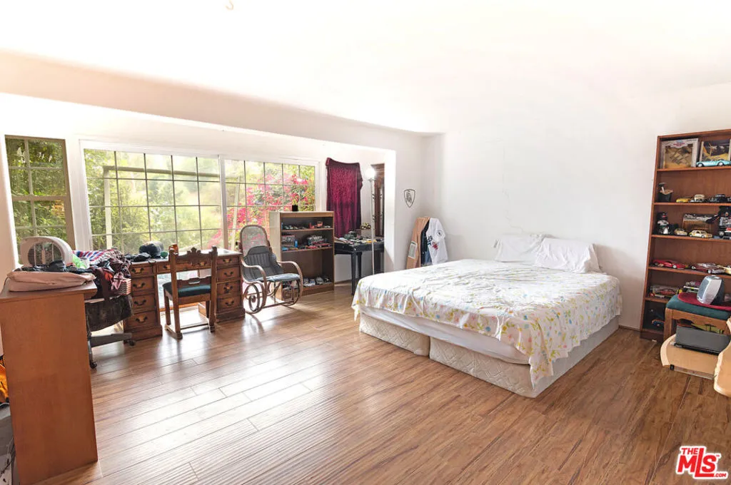 3201 Benedict Canyon Drive, Beverly Hills, California 90210 home-pic-14