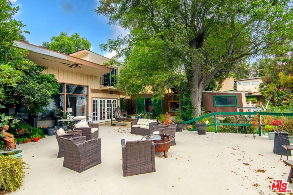 3201 Benedict Canyon Drive, Beverly Hills, California 90210 home-pic-18