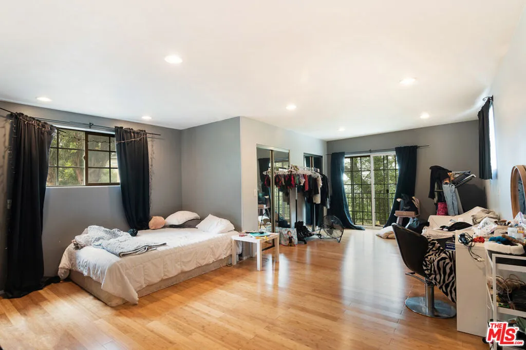 3201 Benedict Canyon Drive, Beverly Hills, California 90210 home-pic-15