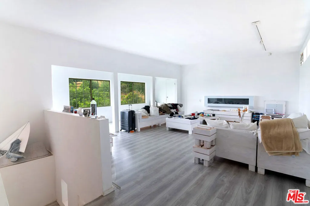 3201 Benedict Canyon Drive, Beverly Hills, California 90210 home-pic-21