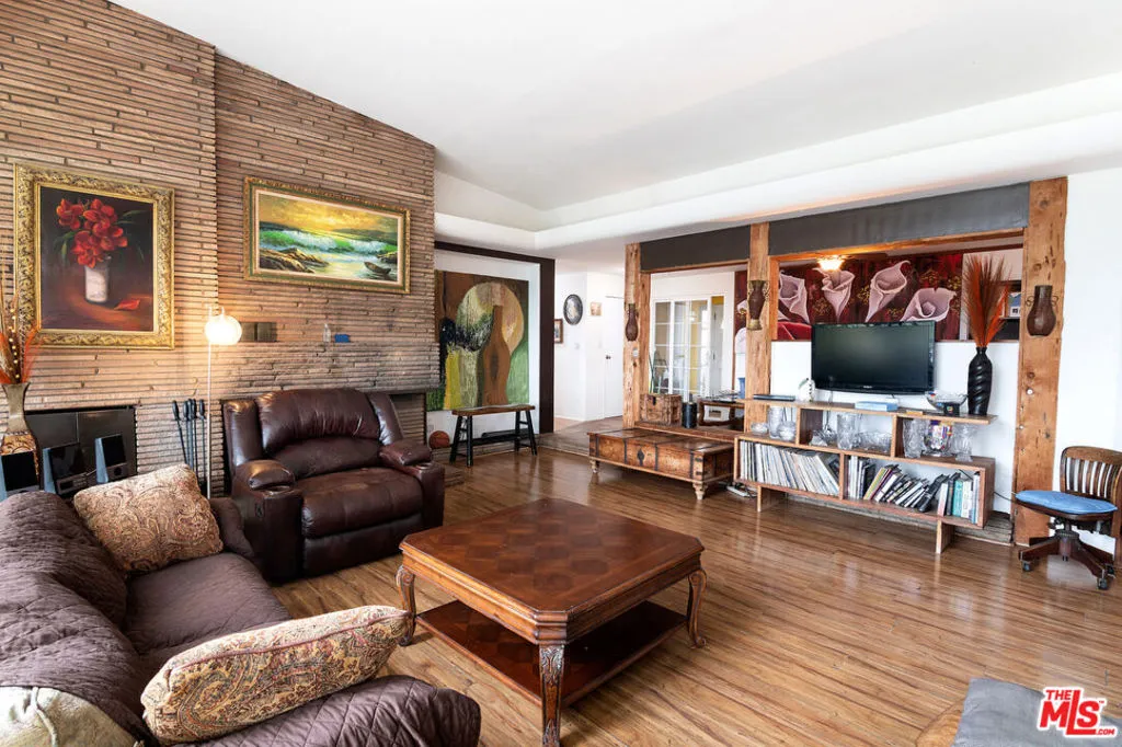 3201 Benedict Canyon Drive, Beverly Hills, California 90210 home-pic-11
