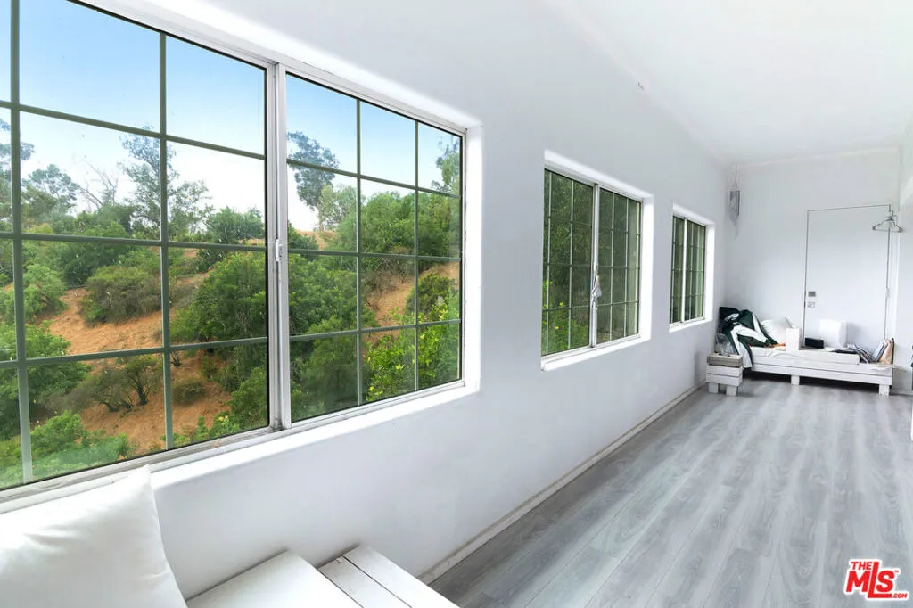 3201 Benedict Canyon Drive, Beverly Hills, California 90210 home-pic-22