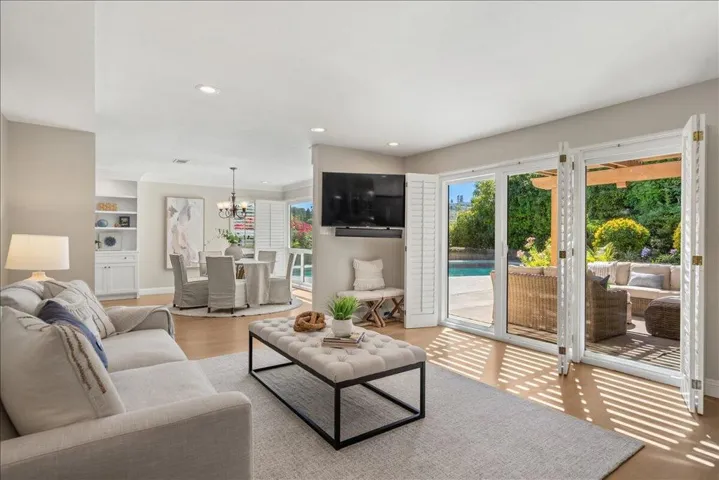 21-5046 Golden Arrow Dr