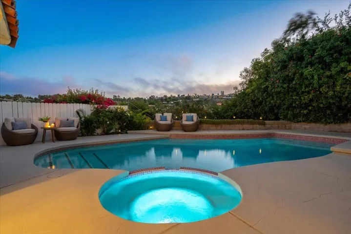 56-Twilight 5046 Golden Arrow Dr