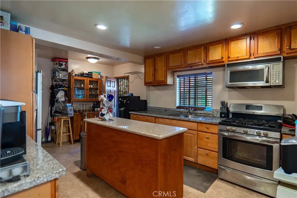 1175 N Commonwealth Avenue, Los Angeles, California 90029 home-pic-7