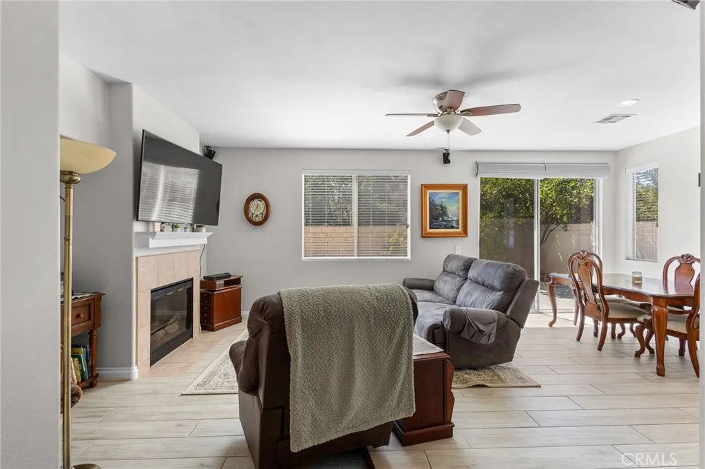 27280 Marisa Drive, Canyon Country, California 91387 home-pic-10