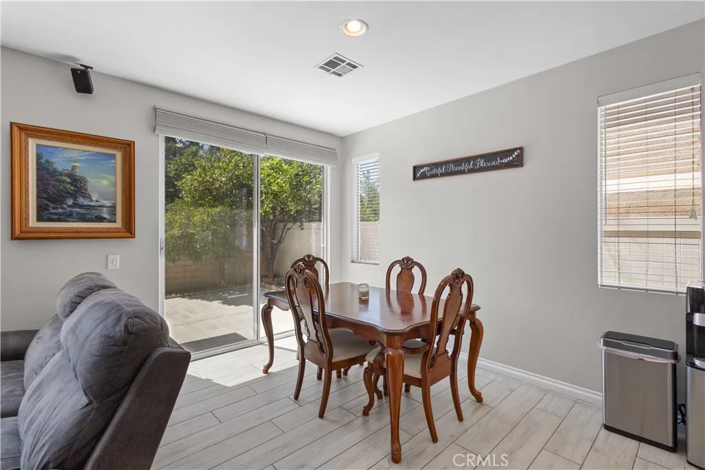 27280 Marisa Drive, Canyon Country, California 91387 home-pic-6