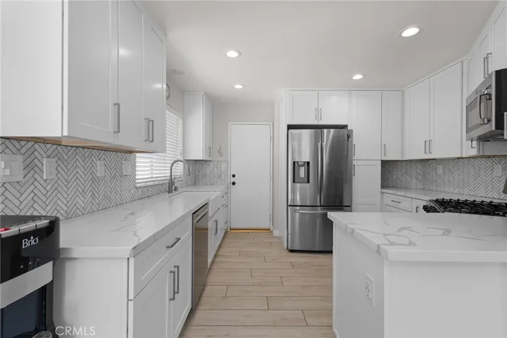 27280 Marisa Drive, Canyon Country, California 91387