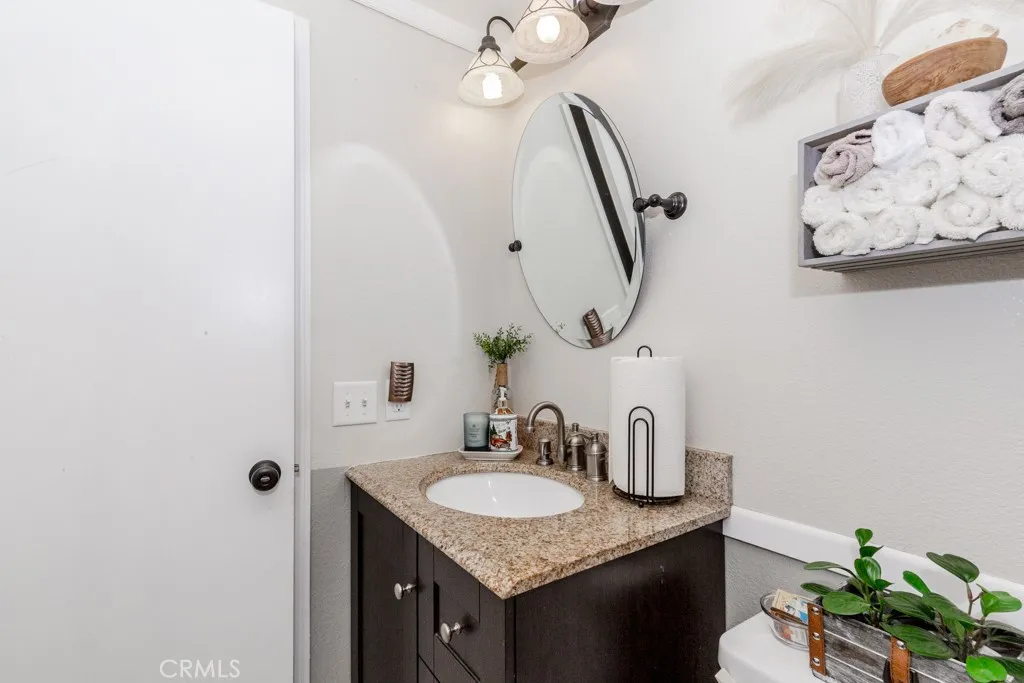 19579 Perth Lane, Riverside, California 92508 home-pic-18