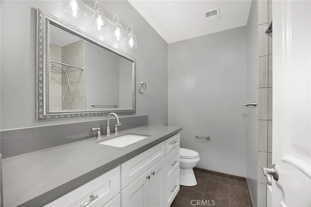 4655 Coldbrook Avenue, Lakewood, California 90713 home-pic-14
