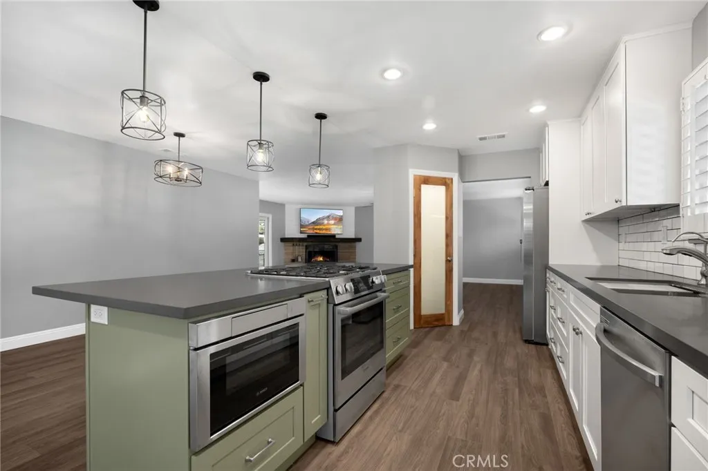 4655 Coldbrook Avenue, Lakewood, California 90713 home-pic-2