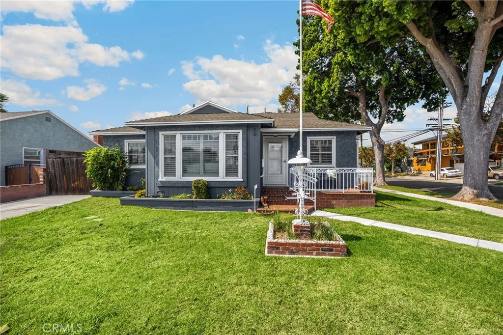 4655 Coldbrook Avenue, Lakewood, California 90713 home-pic-0