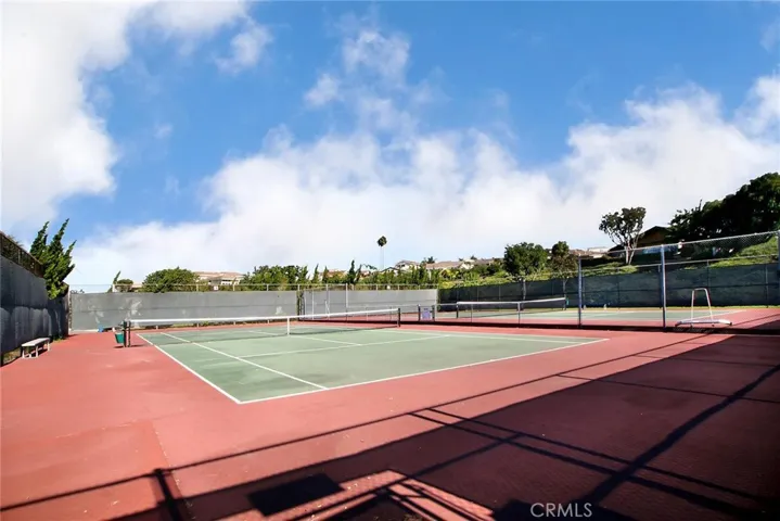 PICKLEBALL & TENNIS