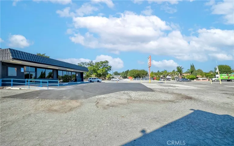 13746 Meyer Road, Whittier, California 90605