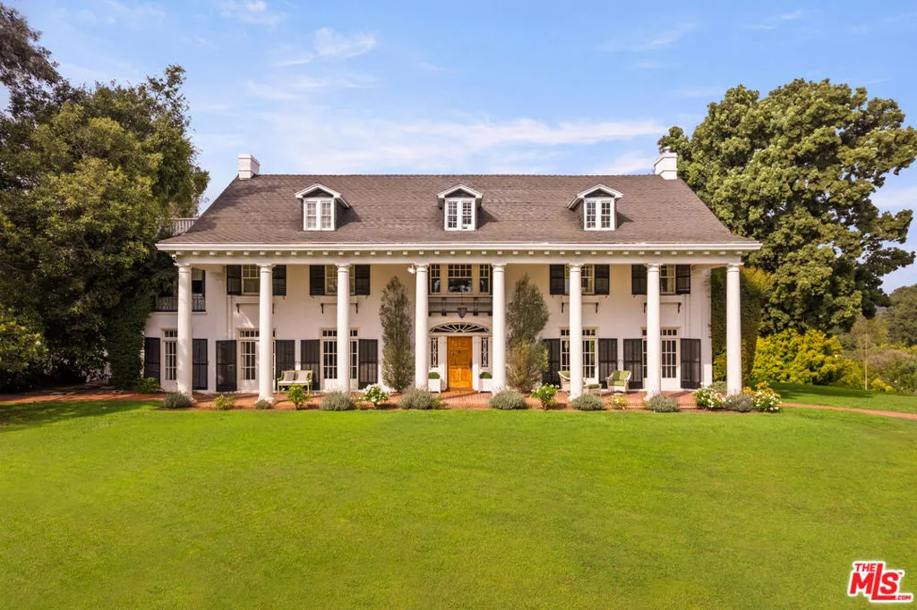 1006 N Crescent Drive, Beverly Hills, California 90210 home-pic-2