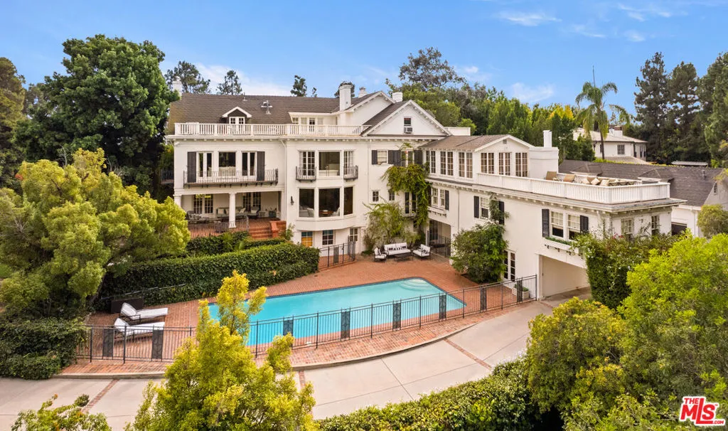 1006 N Crescent Drive, Beverly Hills, California 90210 home-pic-6