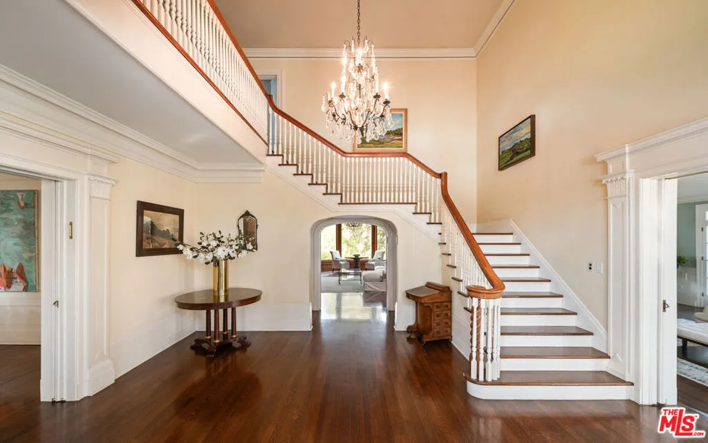 1006 N Crescent Drive, Beverly Hills, California 90210 home-pic-14
