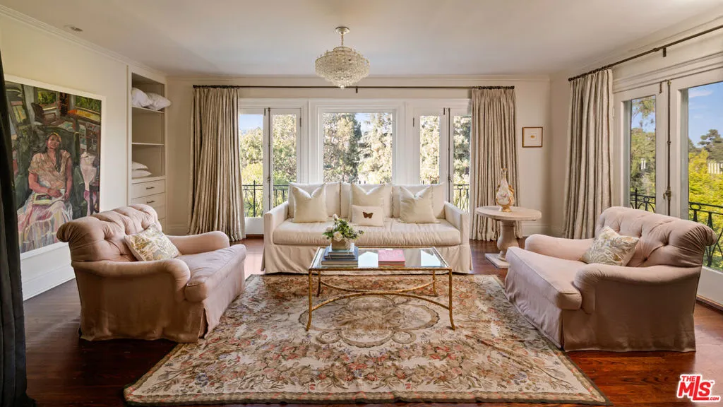 1006 N Crescent Drive, Beverly Hills, California 90210 home-pic-21