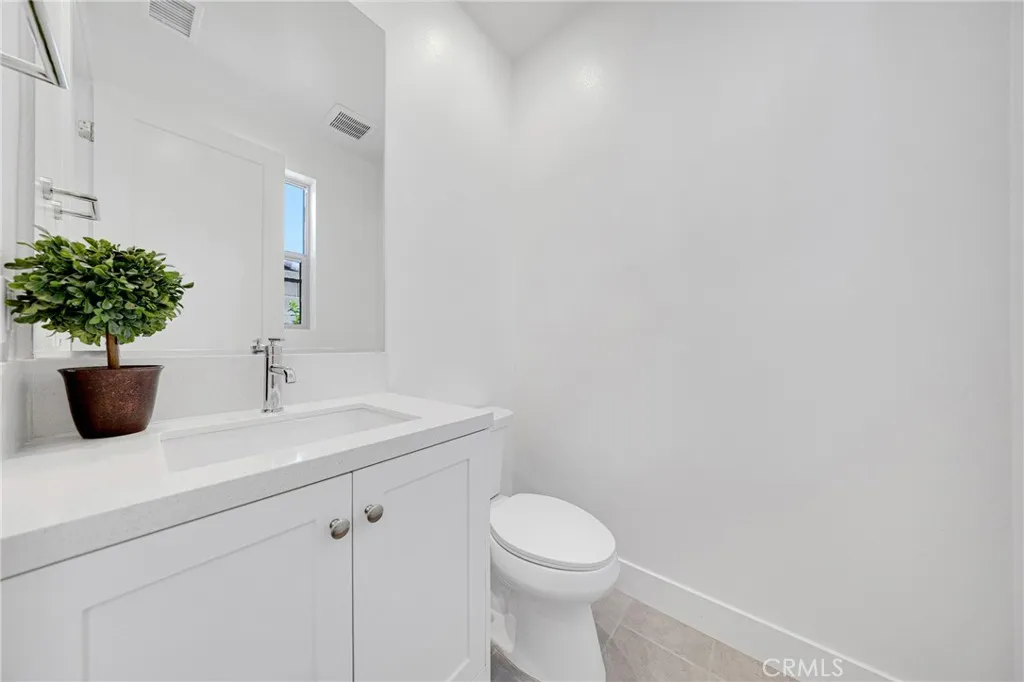 107 Eversedge, Irvine, California 92618 home-pic-16