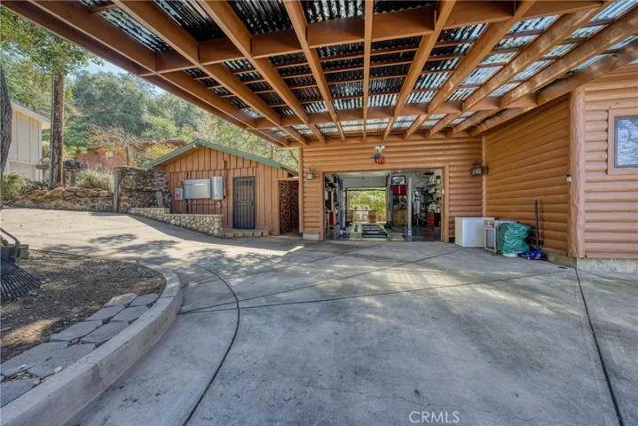2nd unit private entrance  and 2nd meter.