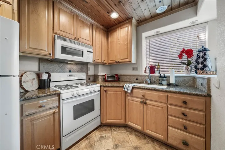 2894 Sliverado Lane, Clearlake, California 95422