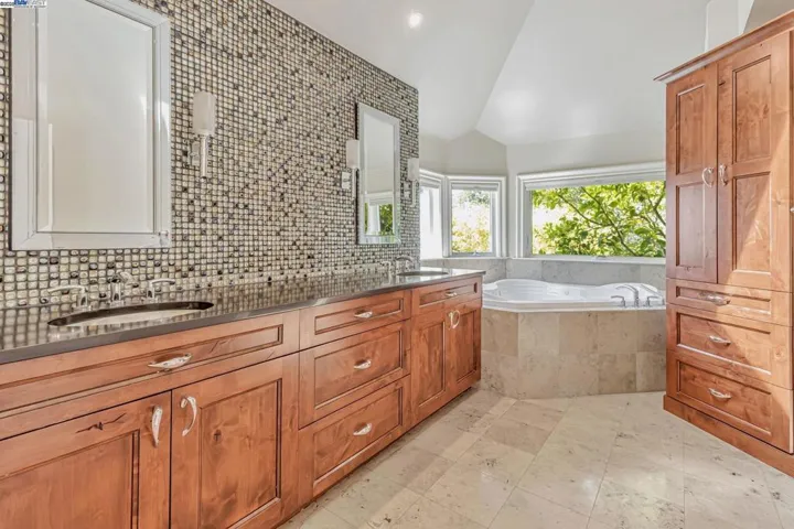 24400 Mountain Charlie Rd, Los Gatos, California 95033
