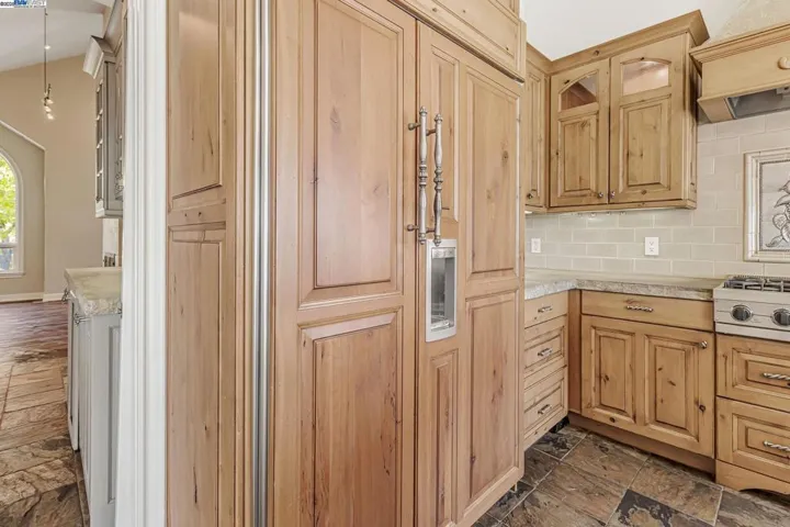 24400 Mountain Charlie Rd, Los Gatos, California 95033