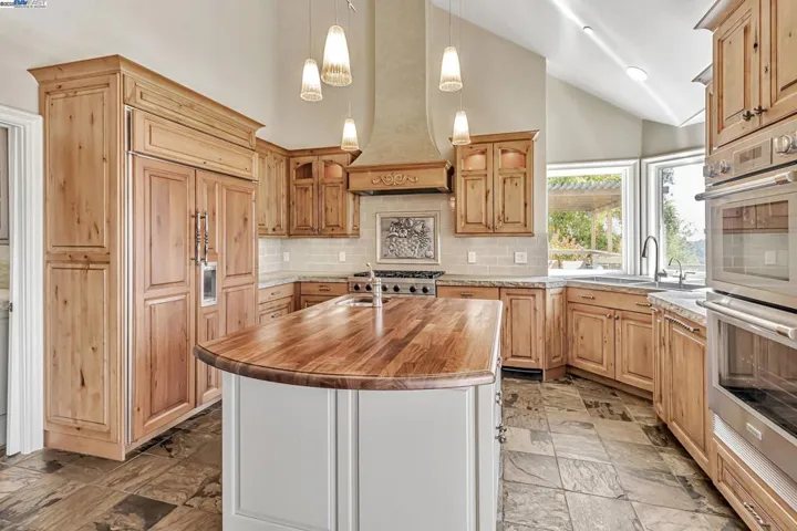 24400 Mountain Charlie Rd, Los Gatos, California 95033