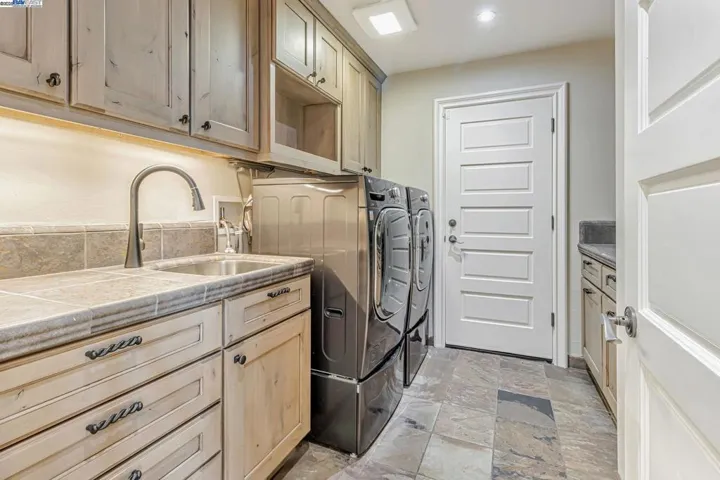 24400 Mountain Charlie Rd, Los Gatos, California 95033
