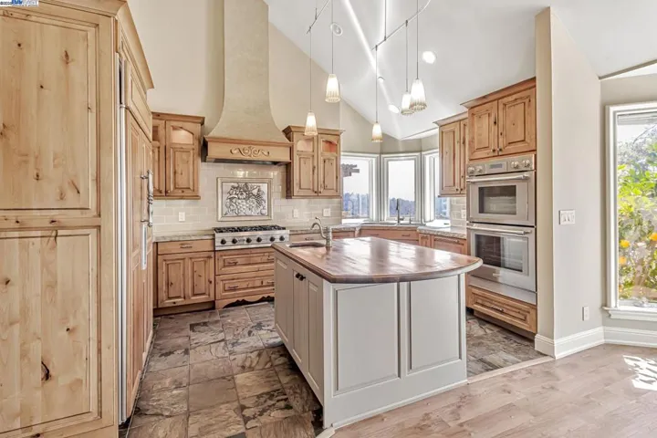 24400 Mountain Charlie Rd, Los Gatos, California 95033