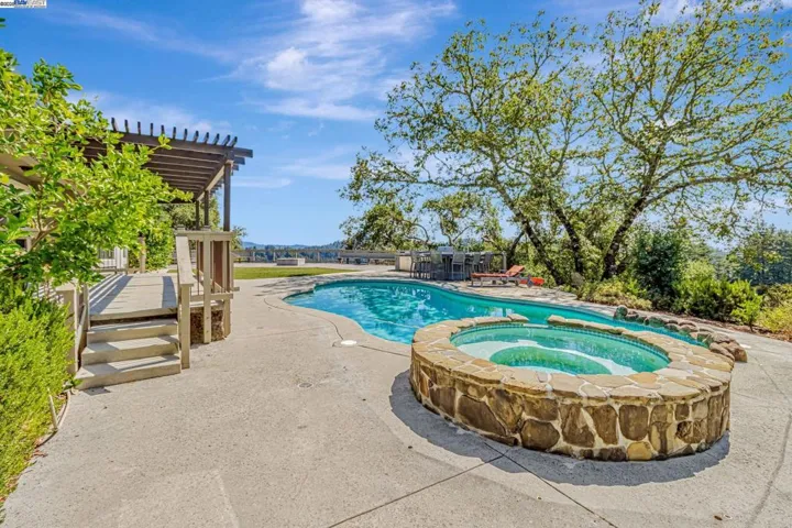 24400 Mountain Charlie Rd, Los Gatos, California 95033