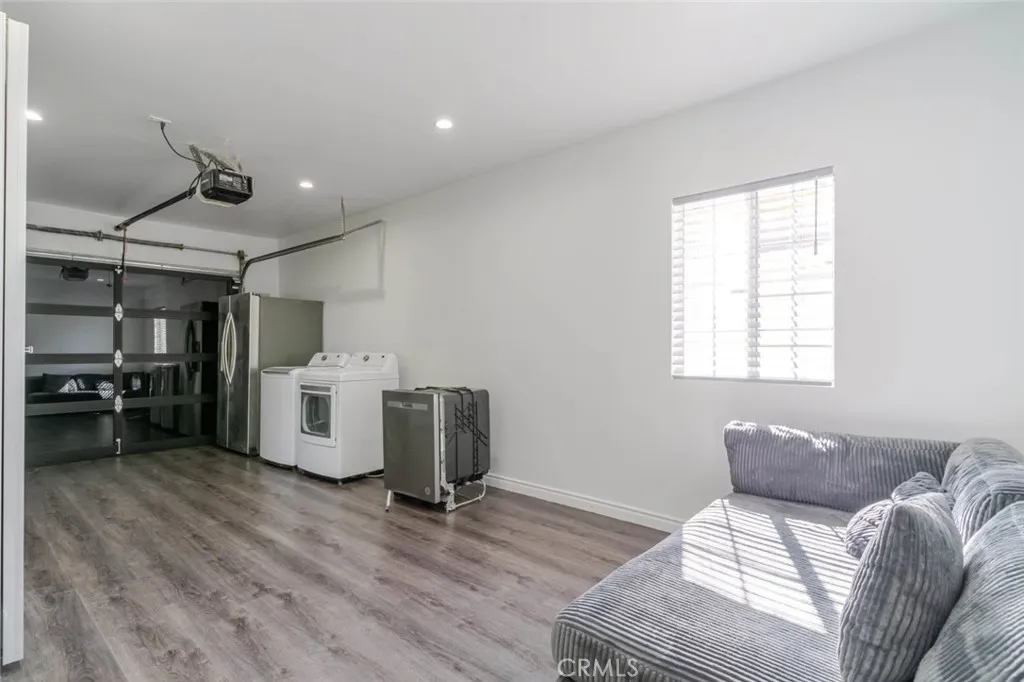 7315 Jamieson Avenue, Reseda, California 91335 home-pic-18