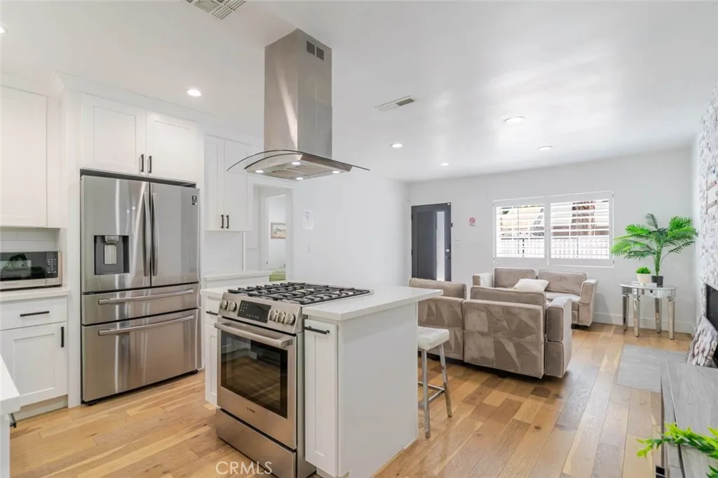 7315 Jamieson Avenue, Reseda, California 91335 home-pic-8
