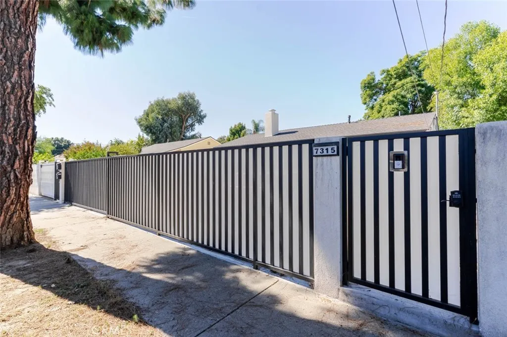 7315 Jamieson Avenue, Reseda, California 91335 home-pic-31