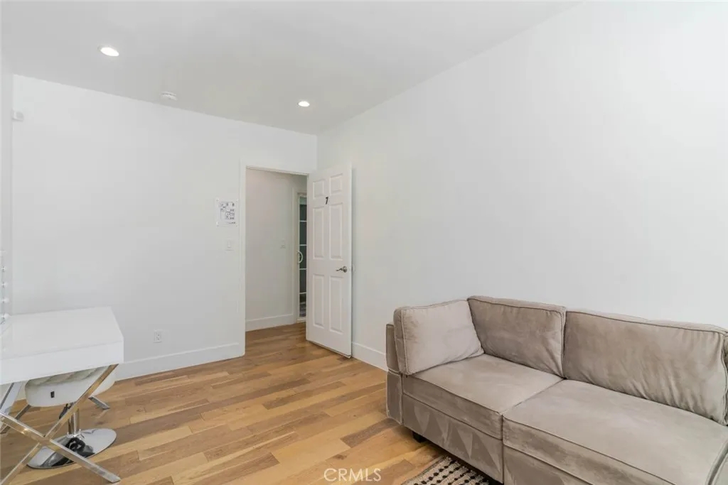 7315 Jamieson Avenue, Reseda, California 91335 home-pic-21