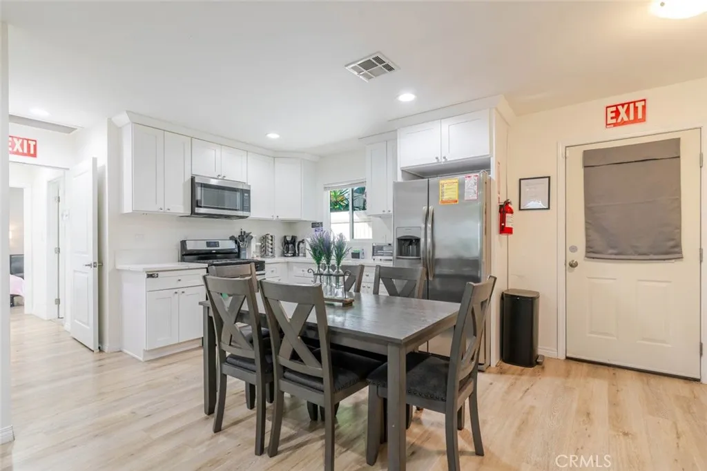 7315 Jamieson Avenue, Reseda, California 91335 home-pic-39