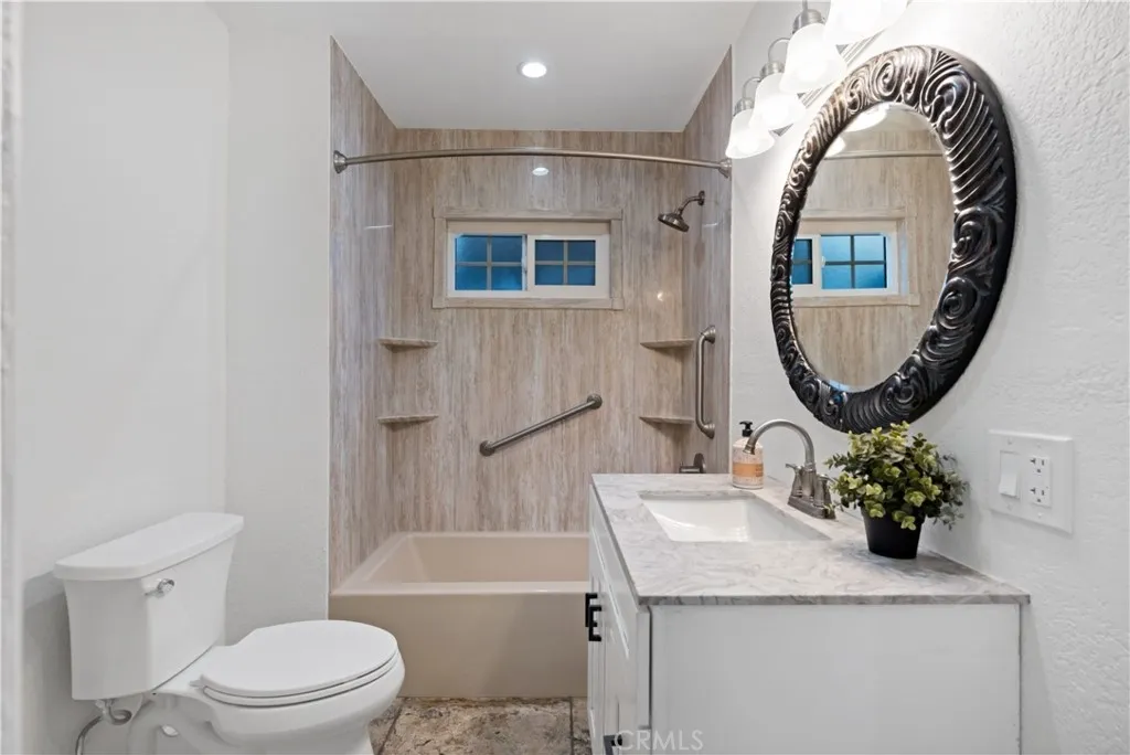 13032 S Main Street, Los Angeles, California 90061 home-pic-6